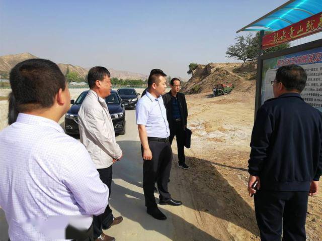 皋兰县委书记康石调研河长制和什川镇工作