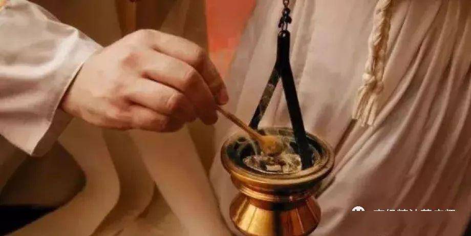 芳香疗法与吃西药,吃中药相较,在治疗哲学上有什么不一样?