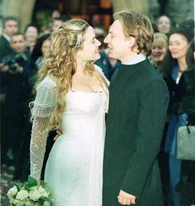 当年泰坦尼克上映,全世界都期望着jack和rose在现实中能发生点什么,但