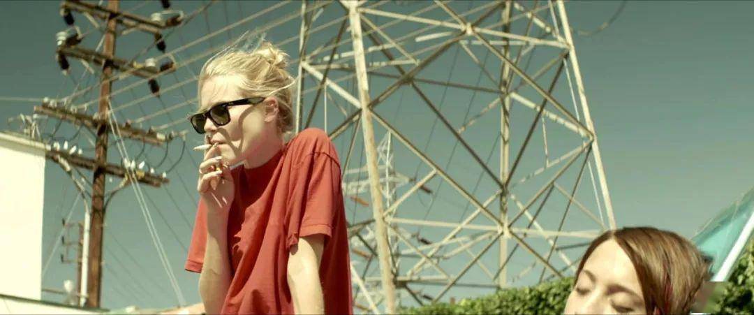 豆瓣7.5《待绽蔷薇》抱着无比强大的"上进心",小编走进了这部电影