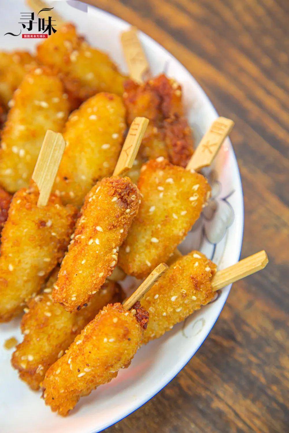 可爱的小鸡柳棒炸至金黄,咬下去口感软糯.