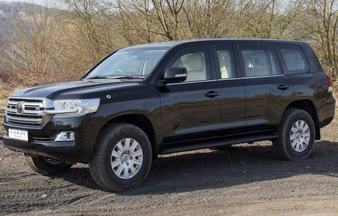 丰田陆巡加长版实拍尺寸增半米能从车顶下人