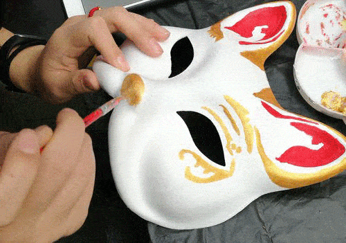 面具彩绘不仅锻炼孩子动手能力还能培养亲子感情互动周末一起制作专