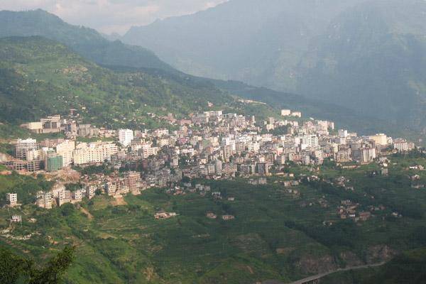 近日,"县城驻地搬迁"一事在云南昭通市大关县引发关注.