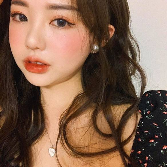 最强童颜驾到!肉感"胸"涌丰满韩国美女「洪瑛琦」