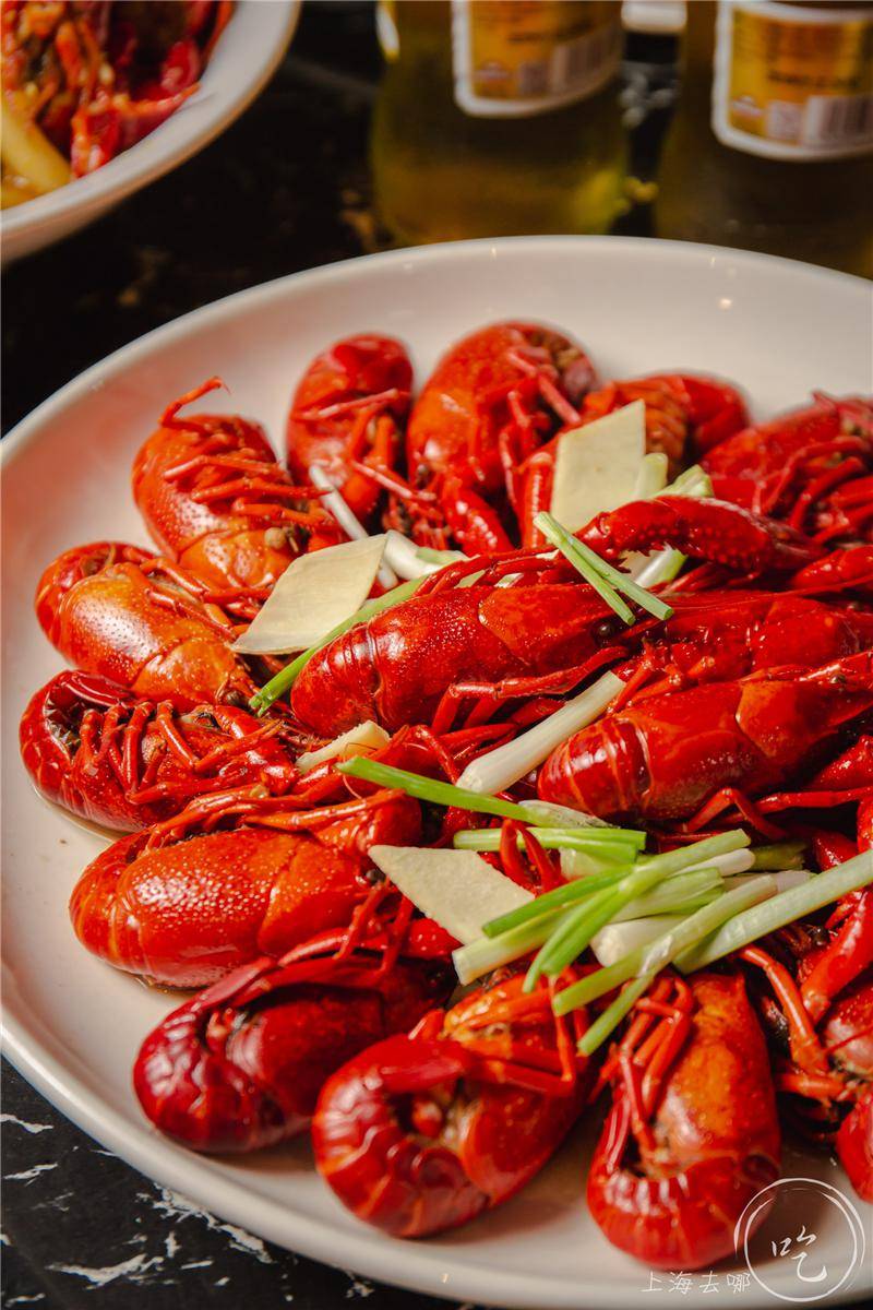 日销1000 斤的小龙虾老店,老板宠粉5年不涨价!