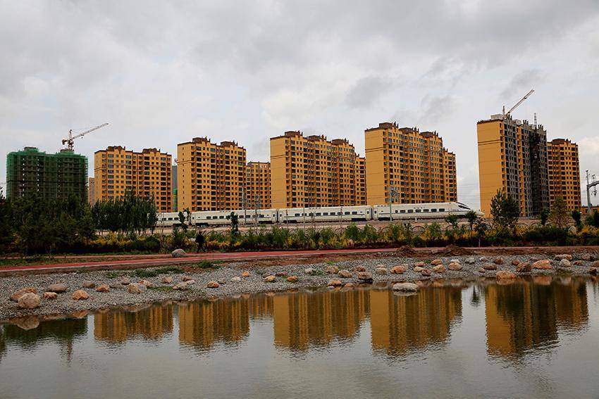 甘肃张掖:生态花园之城 身边景致迷人