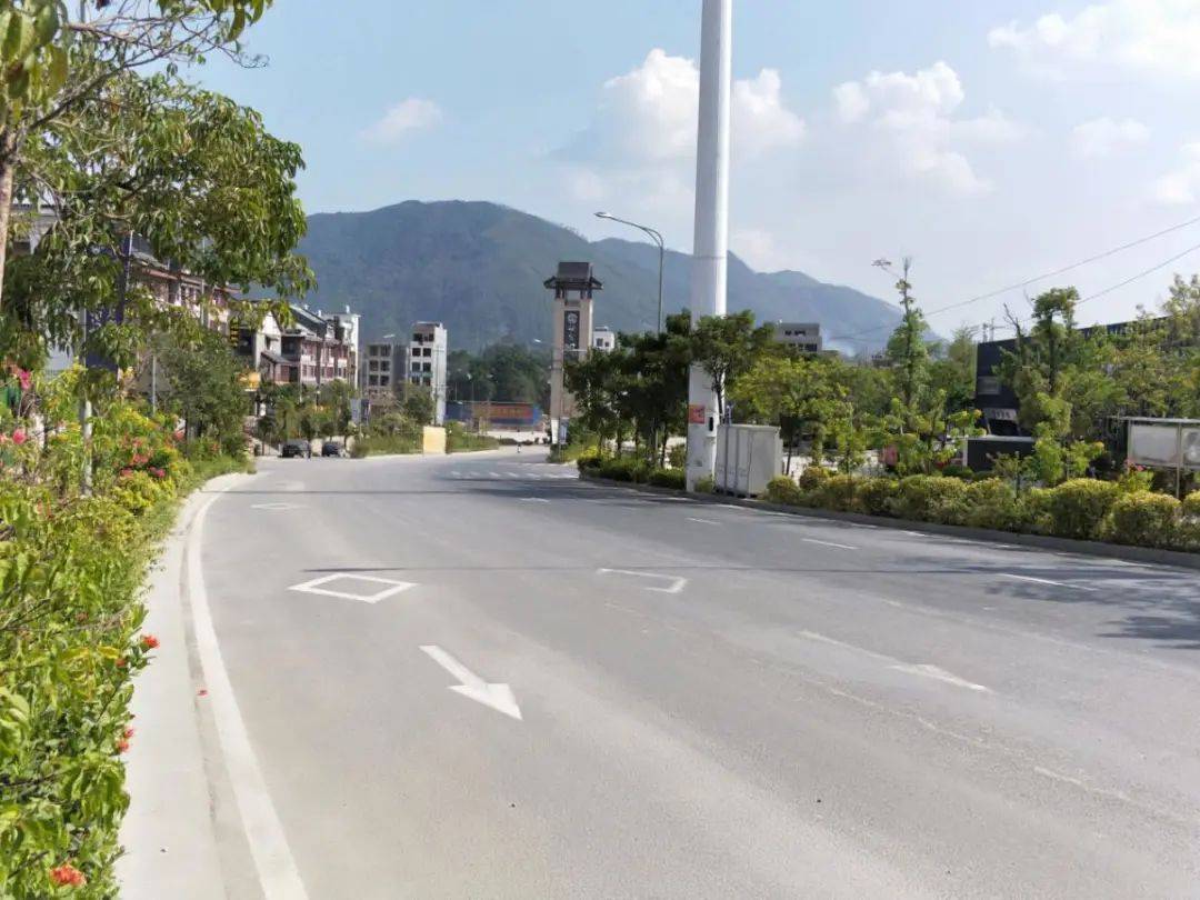 出入繁华的必经之地,一条东环路贯穿陆川南北,远辰大道连接东西城区