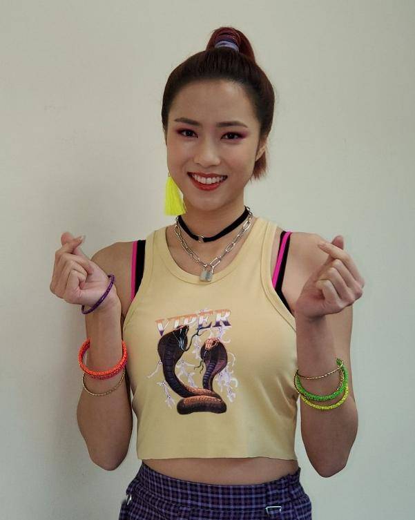 23岁tvb小花新剧与陈山聪演欢喜冤家,曾与大鼻港男车内密会20分钟被疑