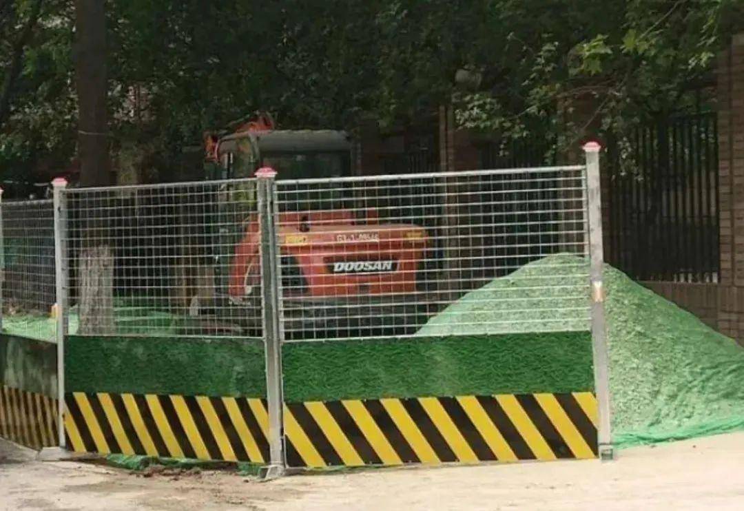 迎十四运围挡变围栏城市更通透