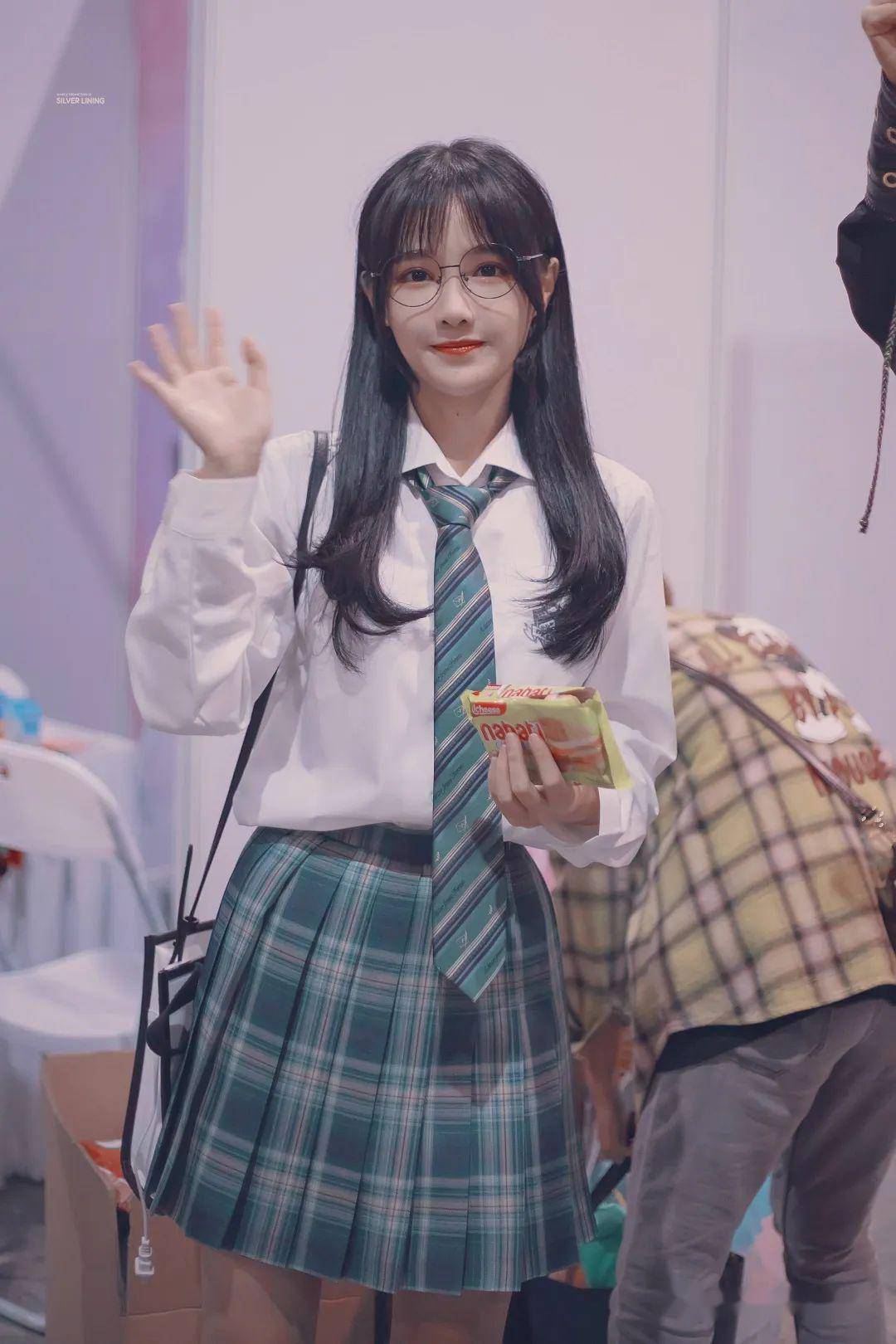 明星也爱jk制服?她们穿得太种草了吧!_水手服