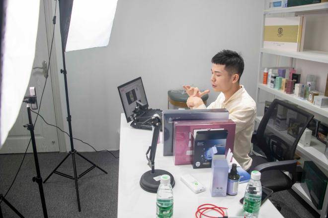 孵化万名百万级主播,大源电商直播基地挂牌