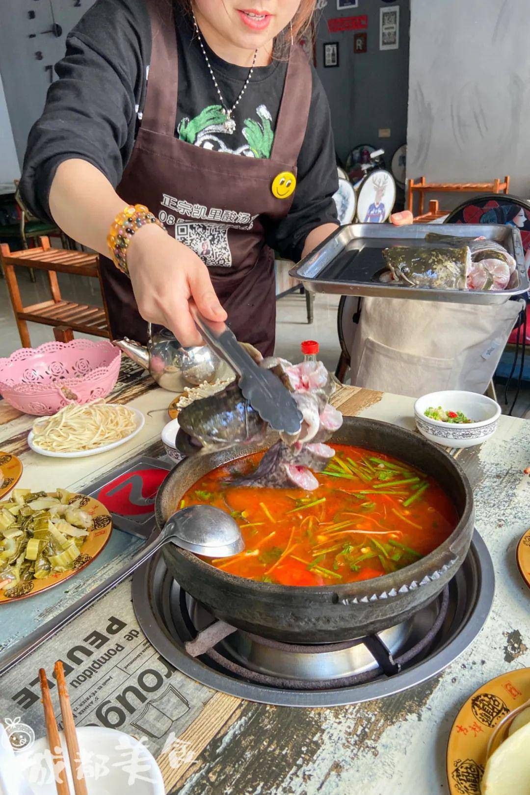 酸湯魚,酸菜,豆芽,土豆粉99地址:麻園街道百里杜鵑路長弘巷中段90