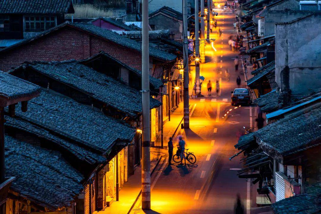 西昌南街从古老城墙到街巷里弄的岁月光影