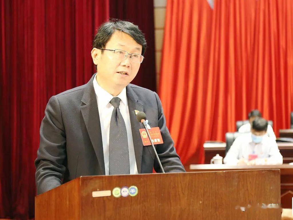 内乡县人大会议开幕 杨曙光作政府工作报告