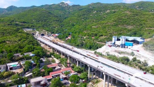 48秒丨大地隧道主体完工 6月底济泰高速北段将具备通车条件