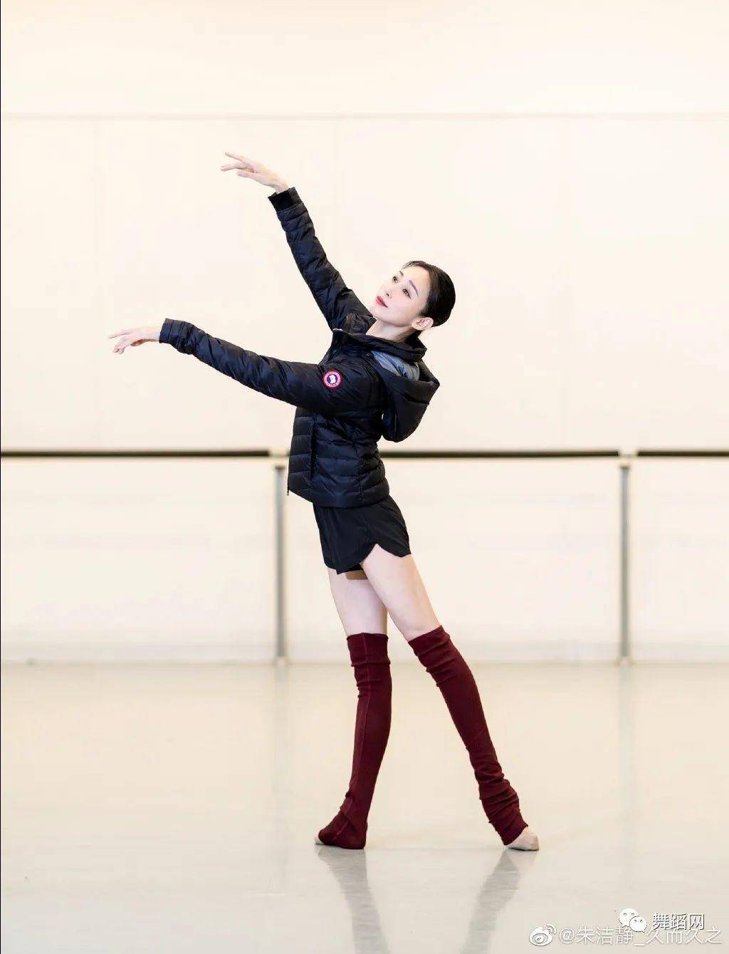 朱洁静的腿不是腿是塞纳河畔的春水