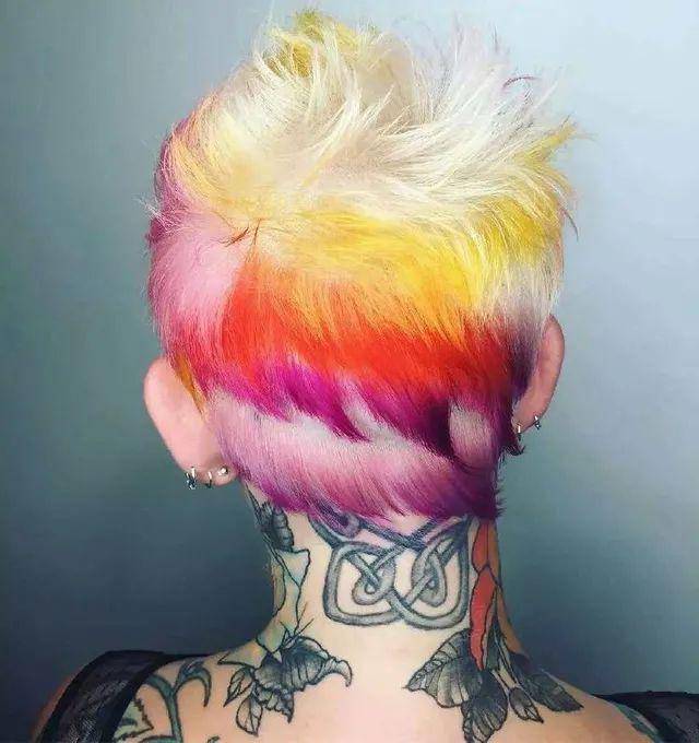 你是艺术家吗女士雕刻发型