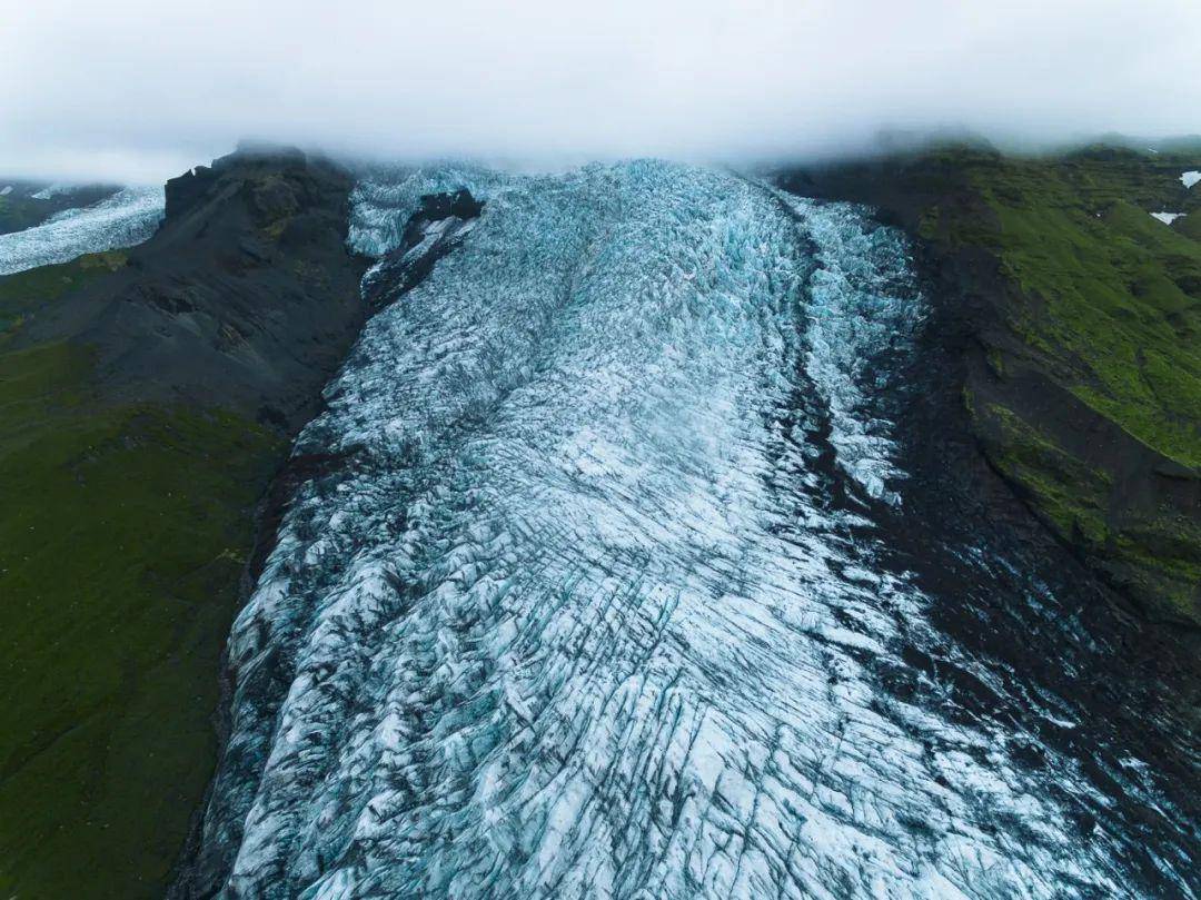 在难以到达的高度,欣赏绝美的地球画作!