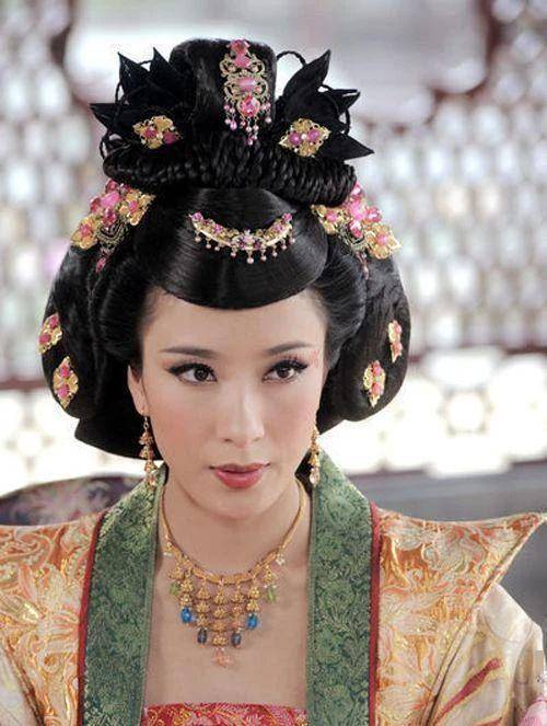 好草不怕吃!tvb一线小生花旦纷纷回巢拍戏,有的离巢两月就后悔