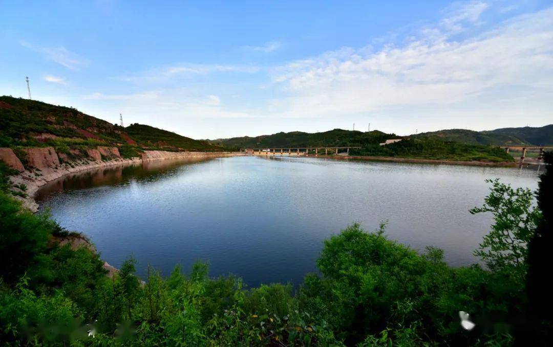 沁水美湾则水库夏日风光