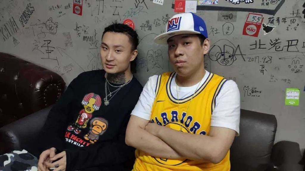 是什么让法老杨和苏八贼cee都来这所学校?因为中文说唱需要a to the r