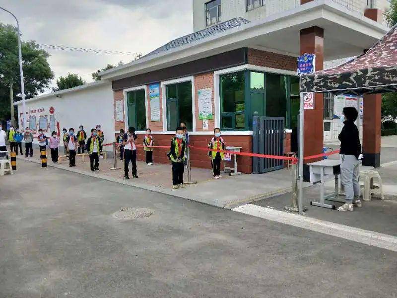 开学啦周村小学12年级幼儿园特教学子开学第一天