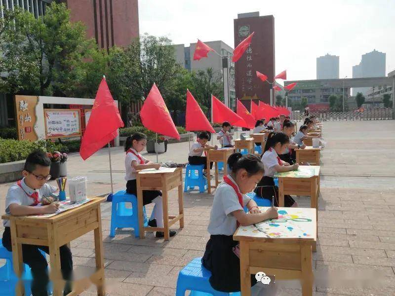 "奋进吧,红领巾!"永川书画进校园活动走进五洲小学