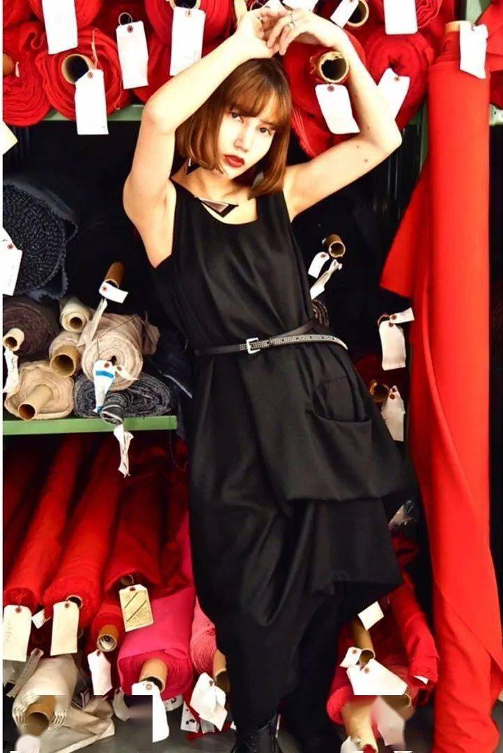 山本里美 黑色 的传承 父亲 传承 Feu 设计员 山本里 丁丁网