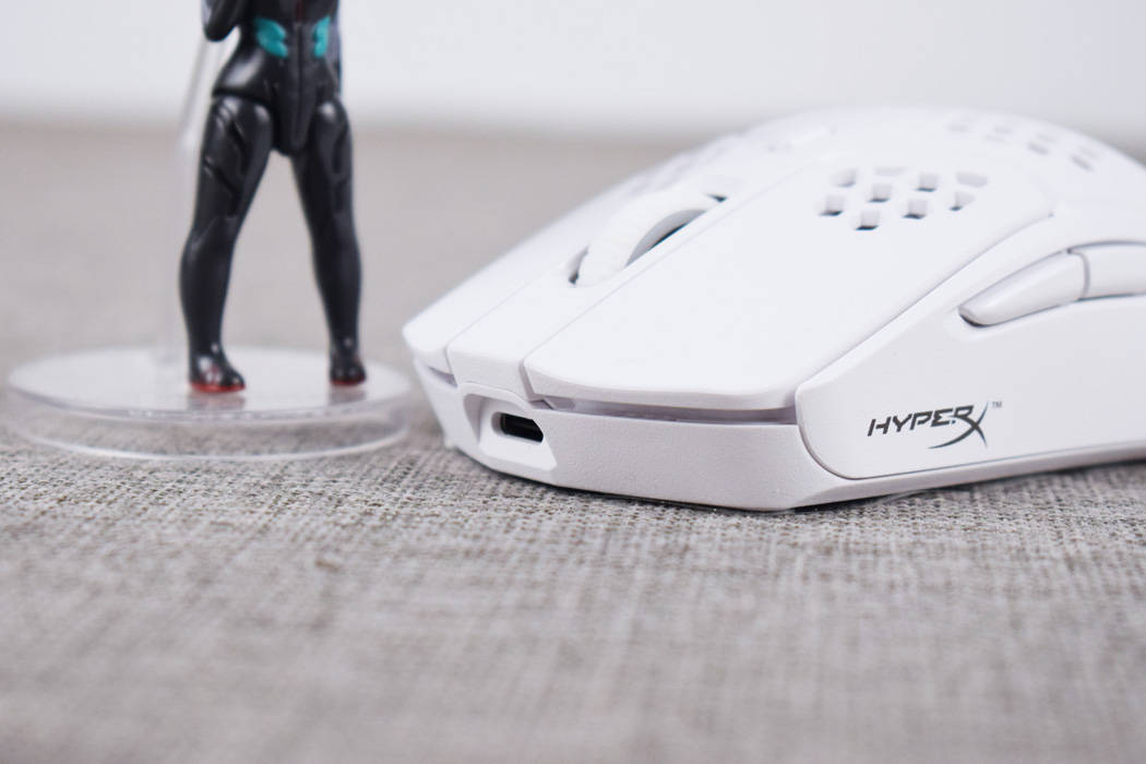 旋火无线游戏鼠标开箱试玩：无线轻量化电竞之选