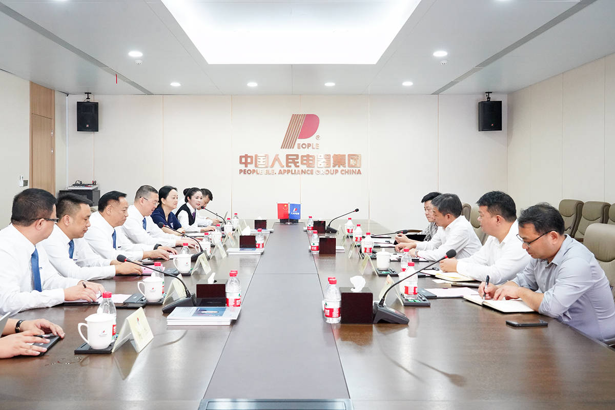 贵溪市委副书记,常务副市长黄建军一行莅临人民控股考察交流_黄建军