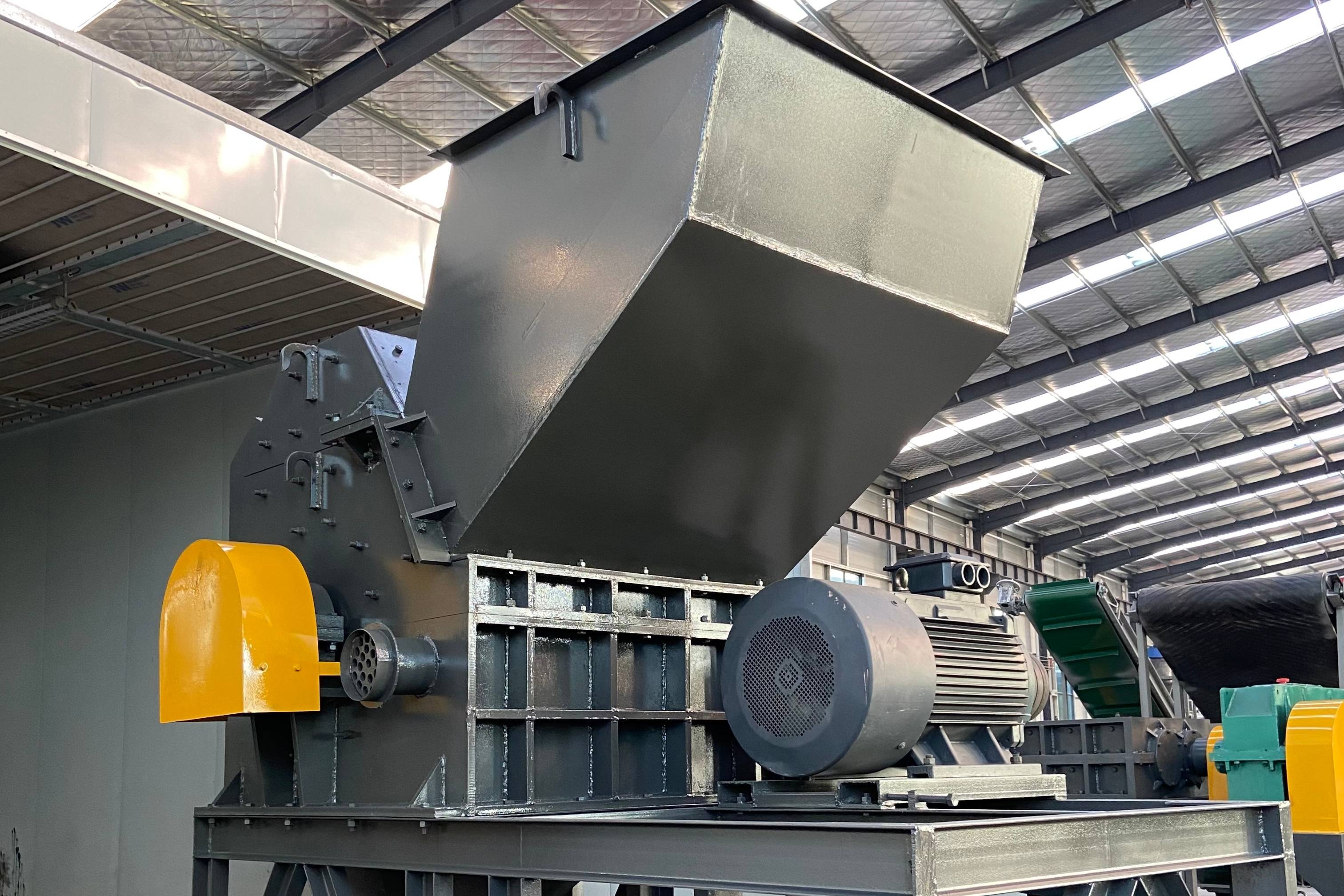 废铝破碎分离机 断桥铝合金粉碎分解机 生铝型材破碎回收生产线_断桥