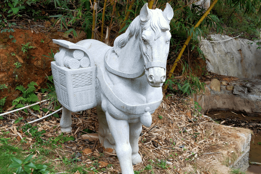 石雕马摆件马的石雕像厂家批发景区石雕马雕塑