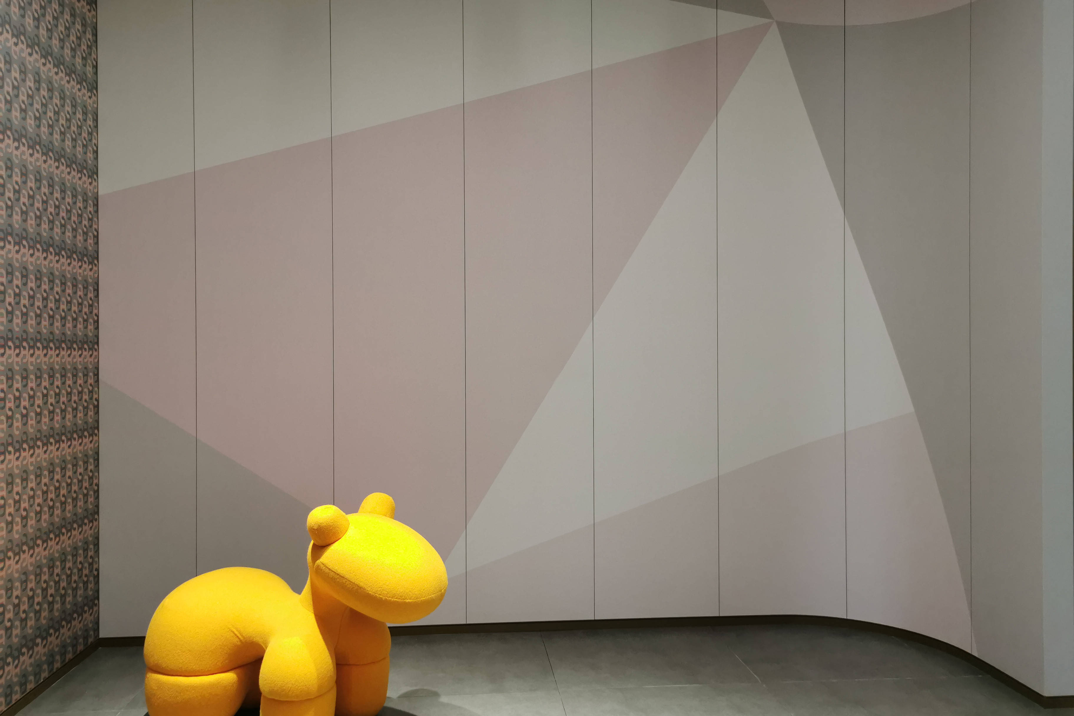 艺龙墙布祝大家儿童节快乐