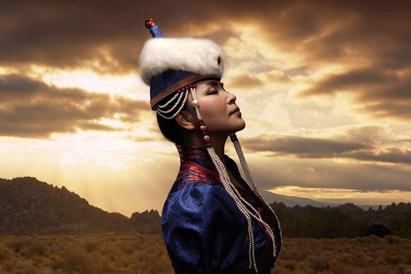 火红的萨日朗乌兰托娅演唱最动听的草原天籁百听不厌