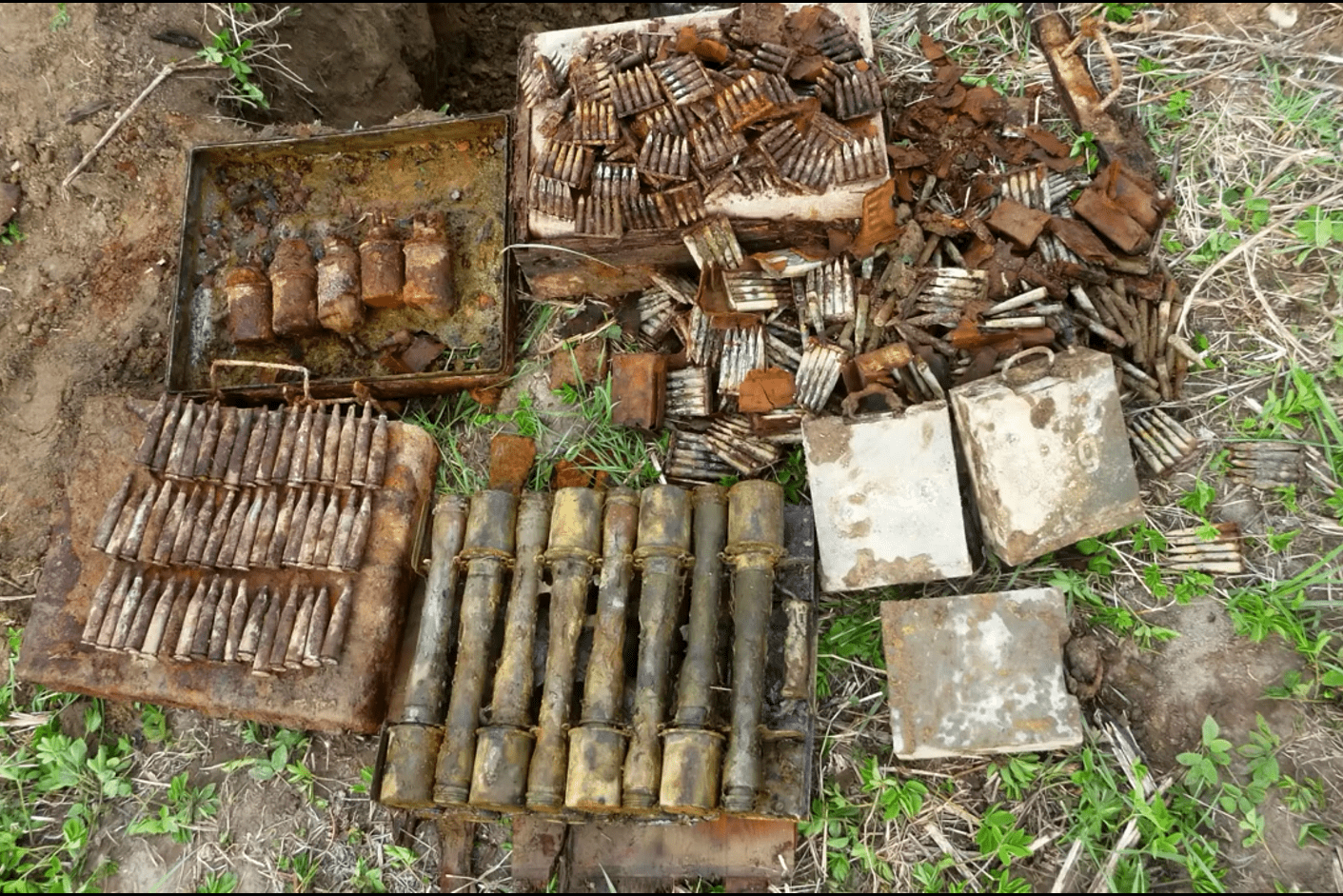 不知道拉一下引线会不会炸!_手榴弹_引线_子弹