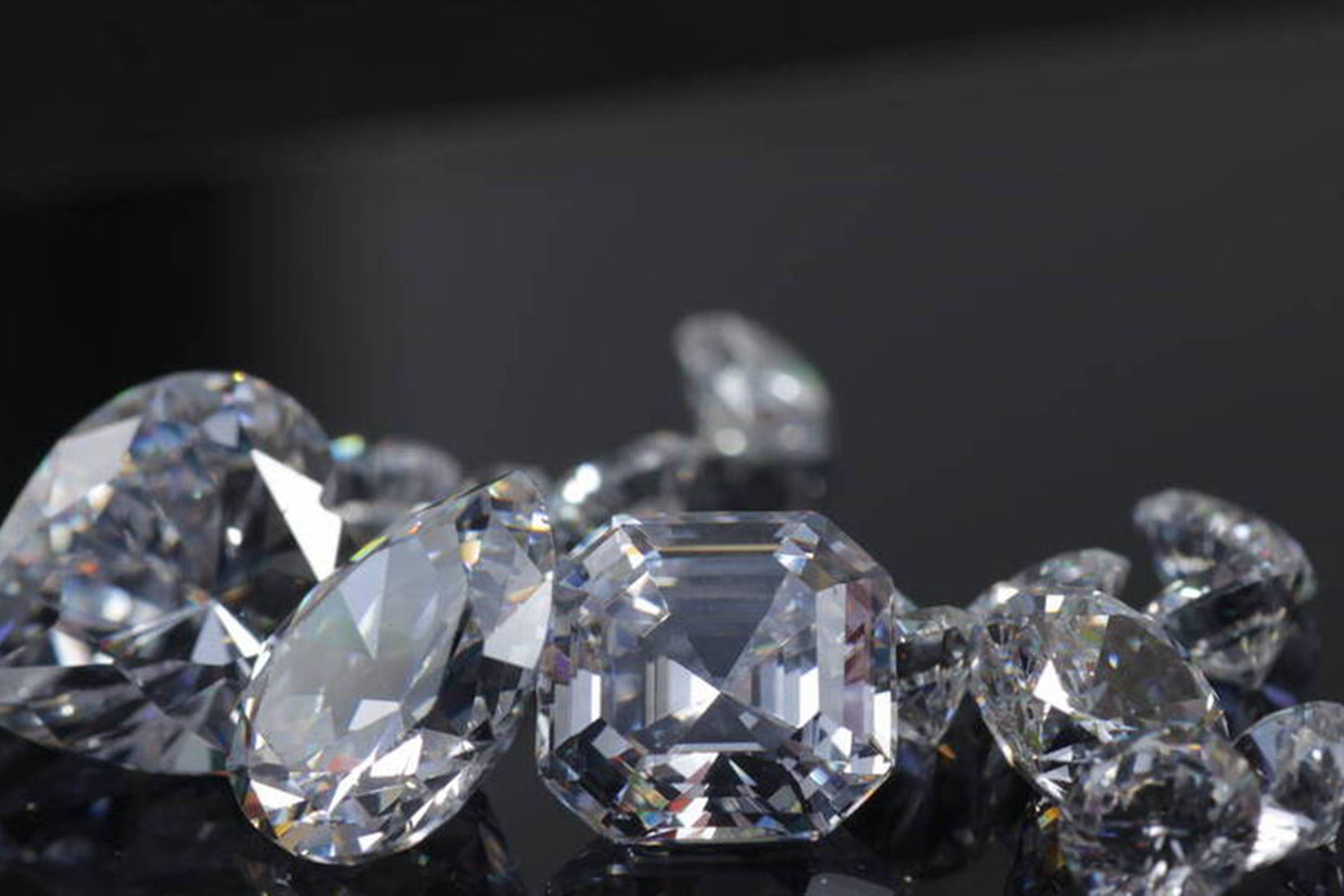 锆石与合成立方氧化锆_宝石