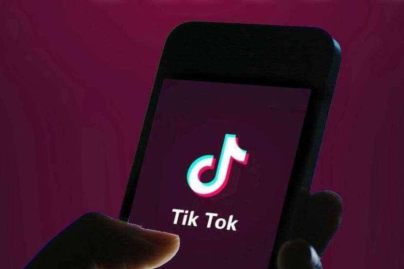 Ytikk tiktok怎么赚钱?这个年青人在tk上年入百千万玩法!