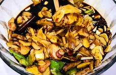 深秋“低调”的野菜，长得丑不显眼，腌起来真好吃，开胃又下饭