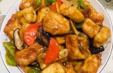 家常菜：焦溜豆腐，鱼香拌茄子，蒜黄炒肉丝，香菇烧腐竹