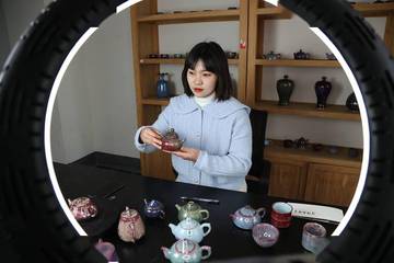 茶叶头部主播丹妮售卖假茶被抓：年赚2亿 已停