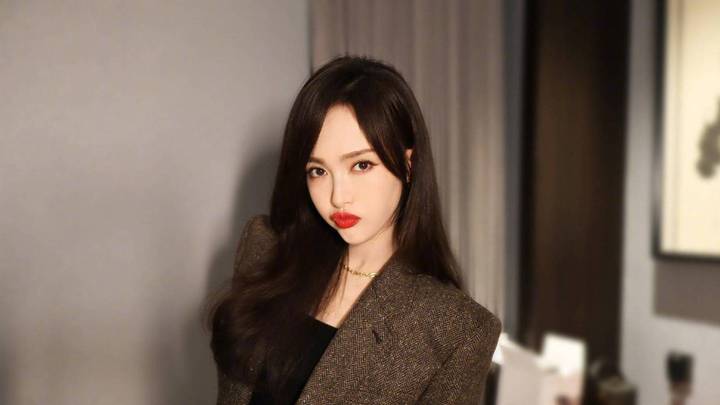 上海艺术职称名单公示，杨蓉唐嫣获评二级演员，是实至名归吗？