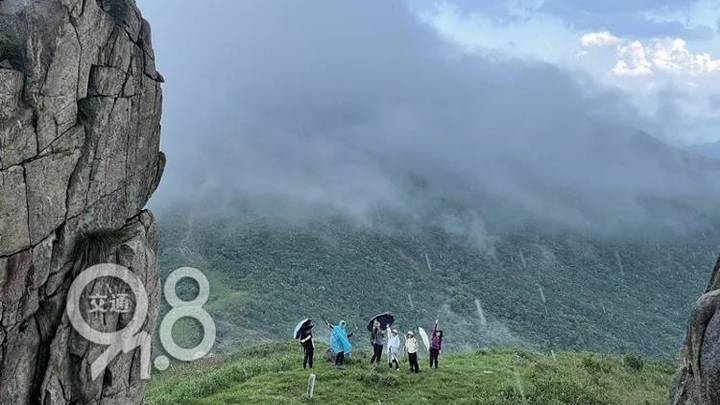 三名游客登山遭雷击，应住院观察吗？
