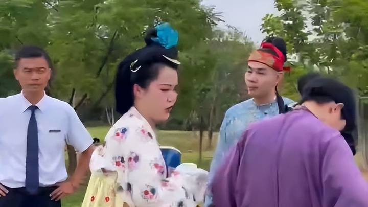 女子穿汉服拍照被认作日本服饰，你觉得是故意的吗？