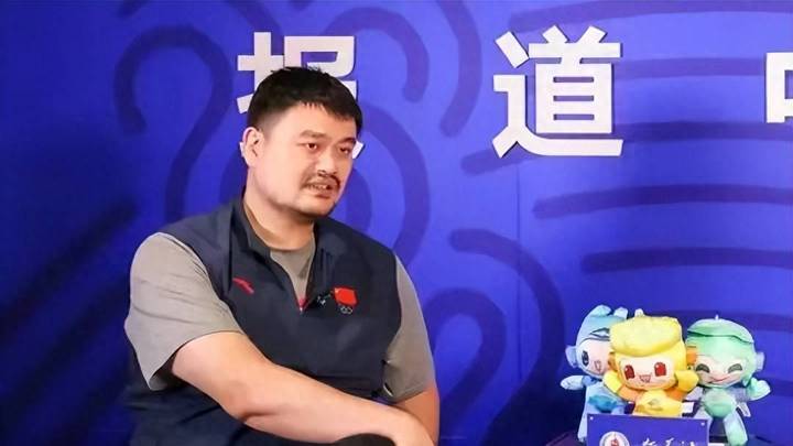 姚明给中国篮球出的选择题，有人值得信赖吗？