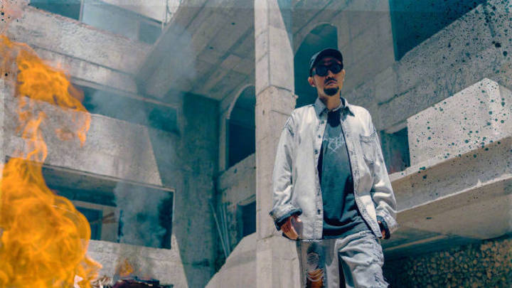 搜狐娱乐讯11月26日,有网友注意到说唱歌手热狗近日发行了新歌《依然