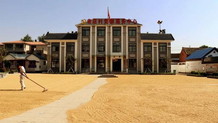 河南一乡政府腾院，让农民晒粮，你怎么看？