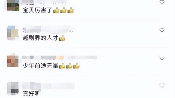 台上话筒故障，12岁男孩后台完美救场！你怎么看？