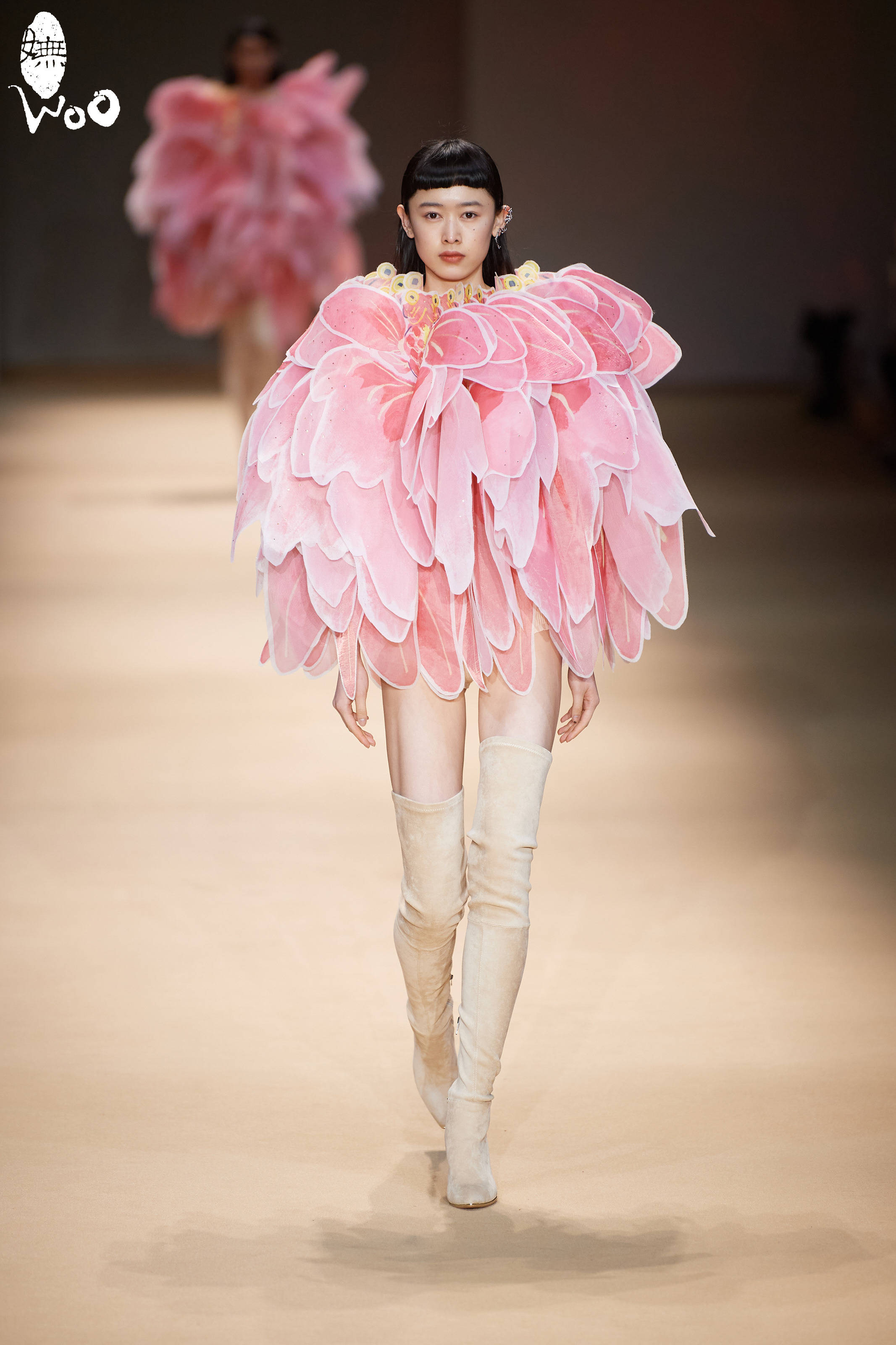 妩光时色妩woo2021秋冬新品亮相上海时装周