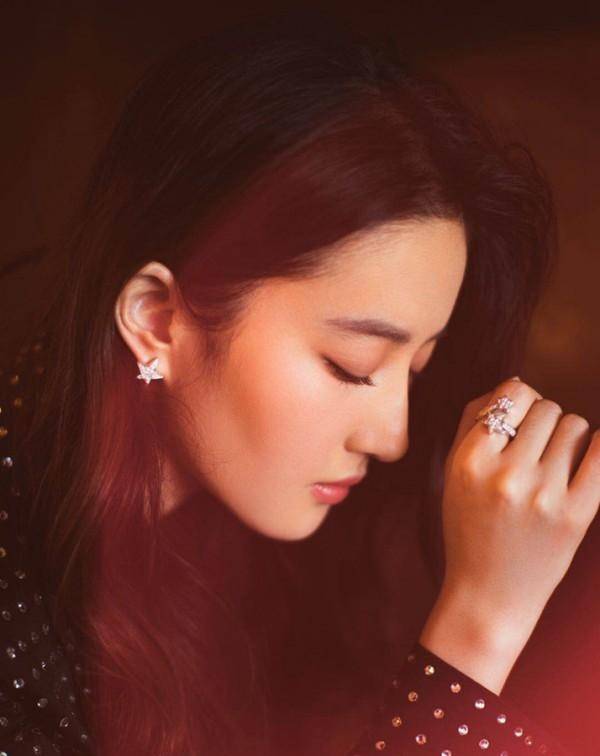 这5位女明星的鼻子才是女生们的梦中情鼻